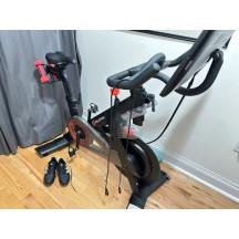 Peloton 고정식 사이클 팝니다